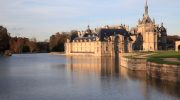 ©PHOTOPQR/LE PARISIEN ; CHANTILLY  ( 11.11.2014 )  SITUE EN PICARDIE ET DEMOLI A LA REVOLUTION EN 1799, LE CHATEAU DE CHANTILLY A ETE RECONSTRUIT AU XIX° SIECLE A LA DEMANDE DU DUC D'AUMALE, L'HERITIER DU DOMAINE APRES LE DECES DU DERNIER PRINCE DE CONDE. PHOTO LE PARISIEN OLIVIER BOITET (MaxPPP TagID: maxstockworld319450.jpg) [Photo via MaxPPP]